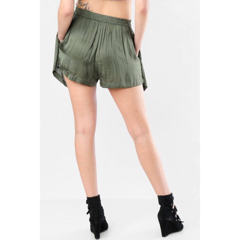 Alexander Wang olive silky shorts w/ apron overlay - Picture 4 of 8